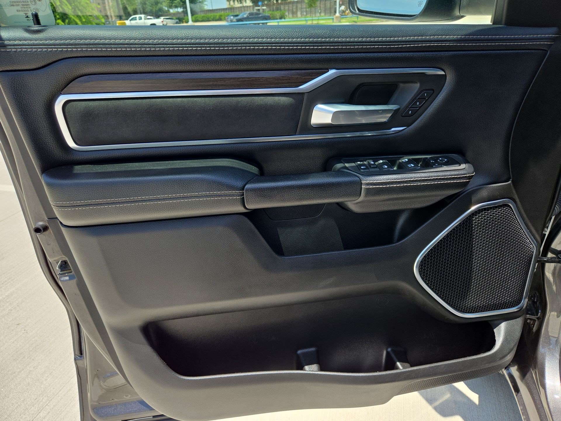 Used 2025 Granite Crystal Metallic Clearcoat Ram Laramie image 13