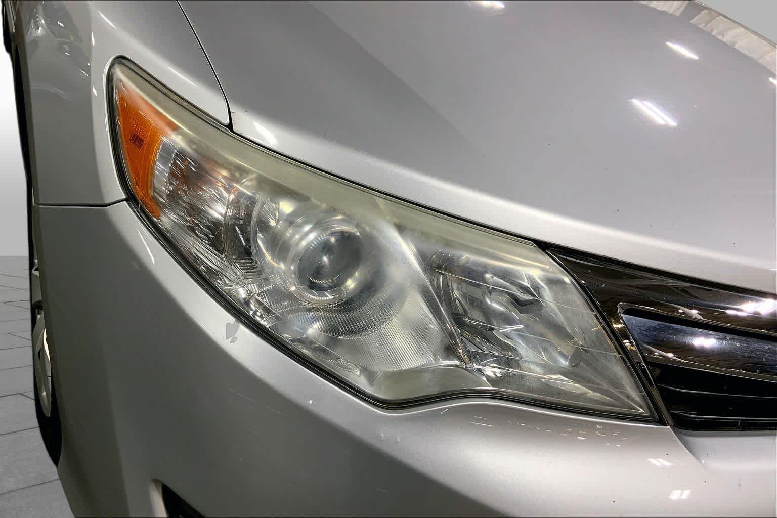 Used 2014 Classic Silver Metallic Toyota LE image 28