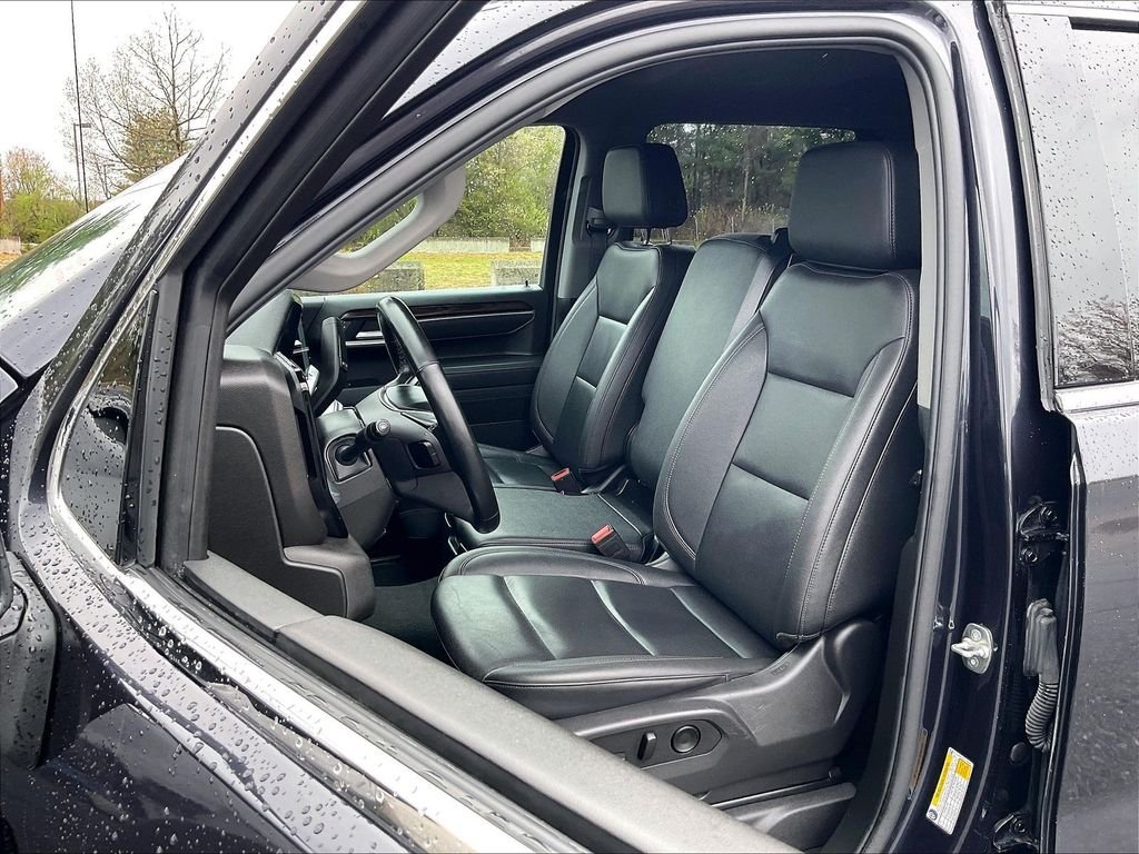 Used 2025 Silver GMC SLT image 10