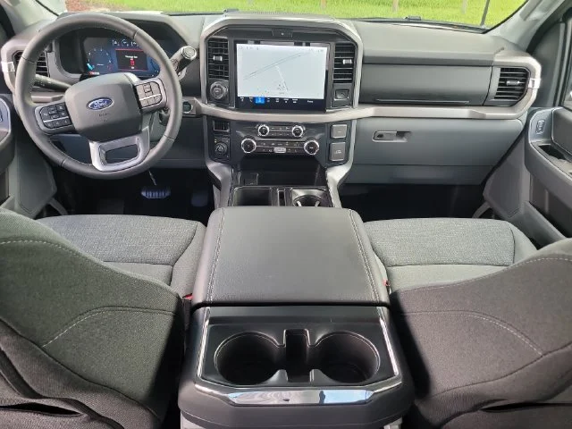 New 2026 Oxford White Ford XLT image 13
