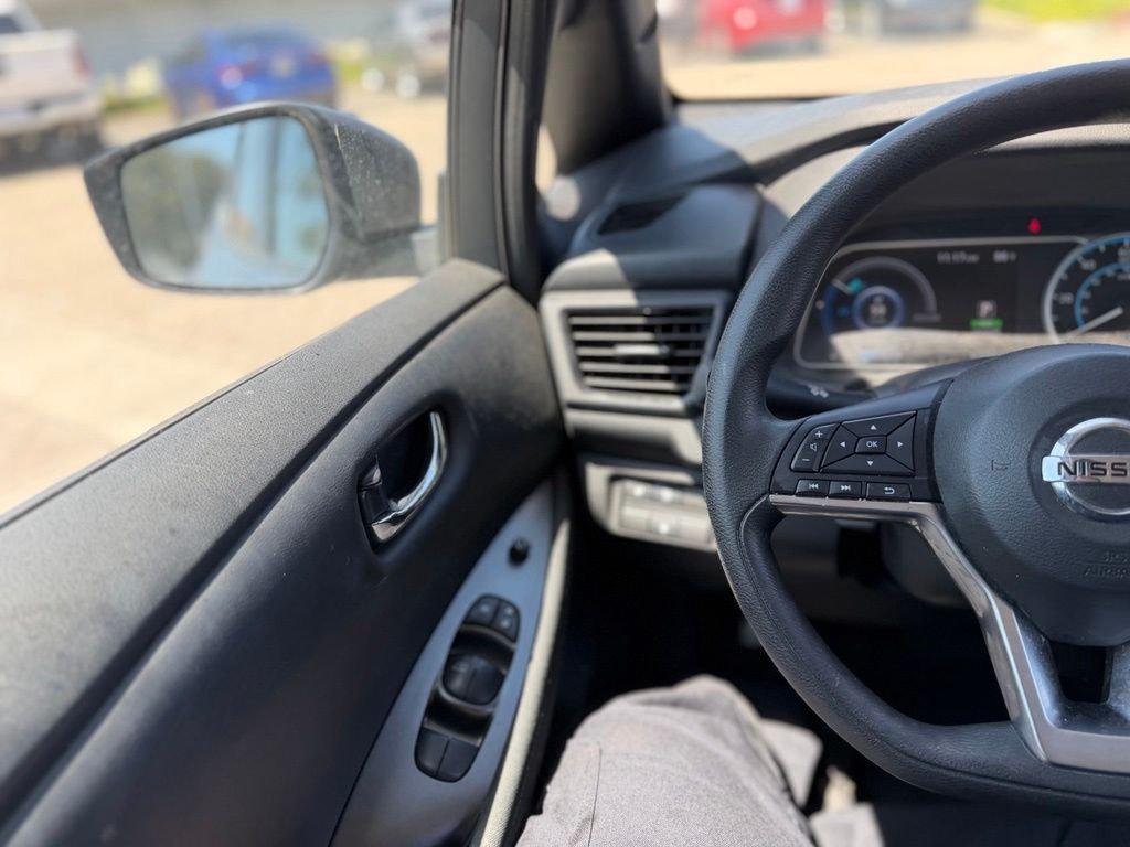 Used 2022 Gun Metallic Nissan S image 7