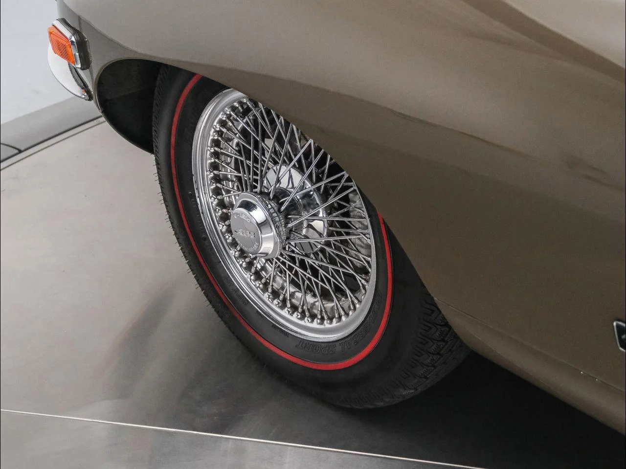 Used 1971  Jaguar Series II image 23