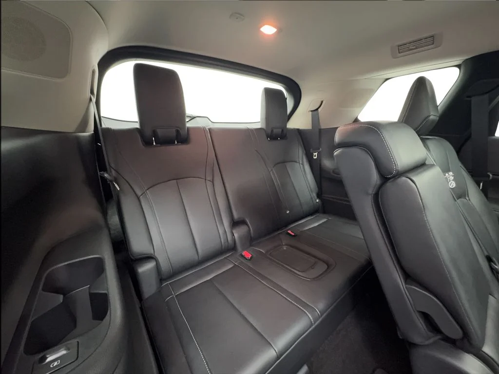 Used 2025 Gray INFINITI LUXE image 32