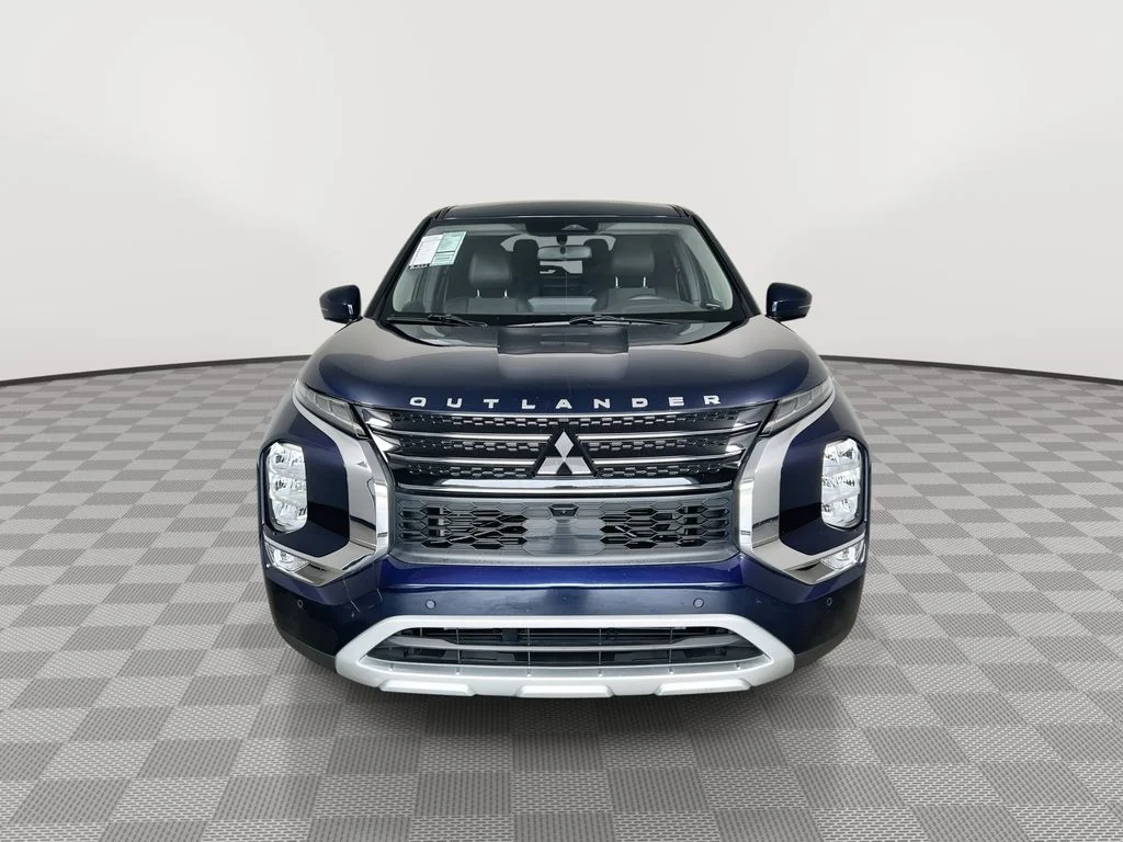 Used 2024  Mitsubishi SE image 3