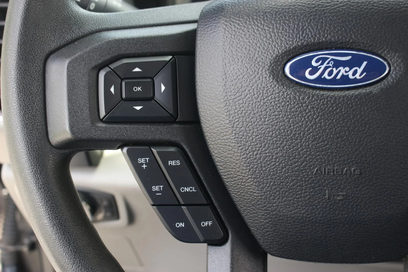 Used 2018 Grey Ford XL image 17