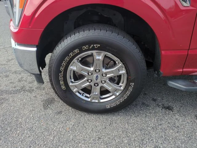 Used 2022 Red Ford XLT image 10