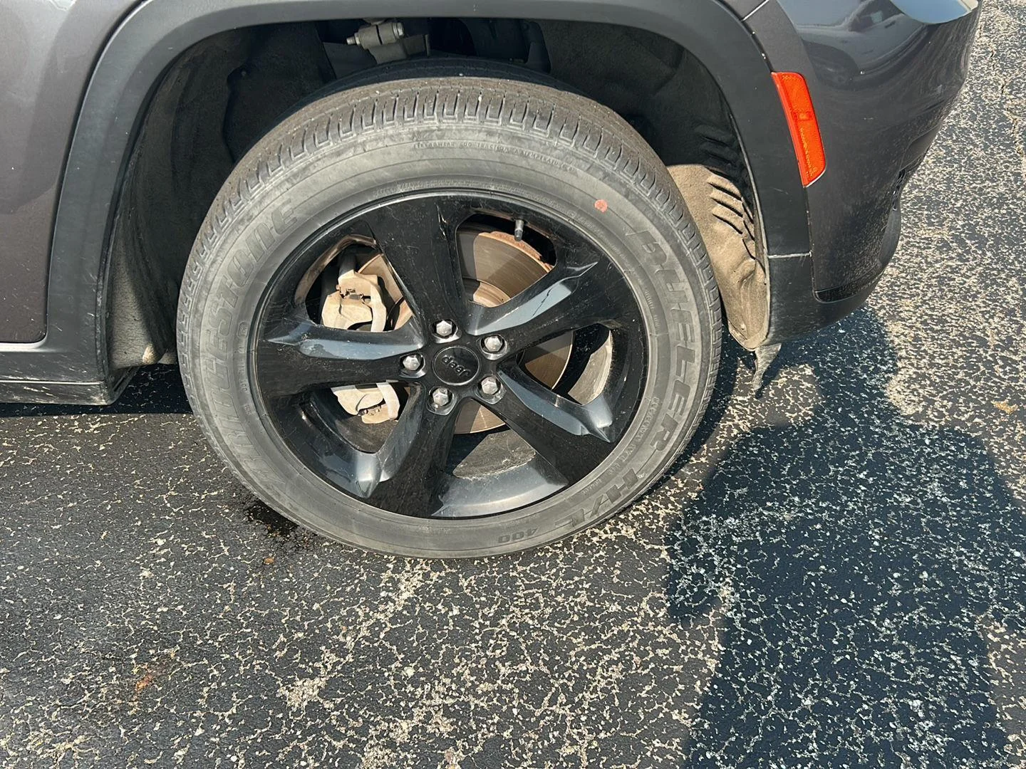Used 2023 Metallic Jeep Altitude image 19