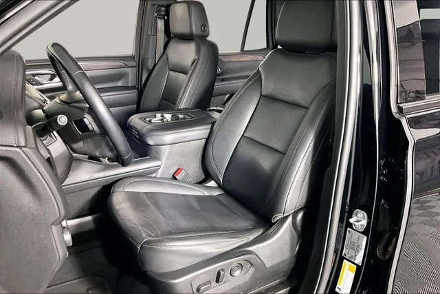 Used 2023 Black Chevrolet Z71 image 19