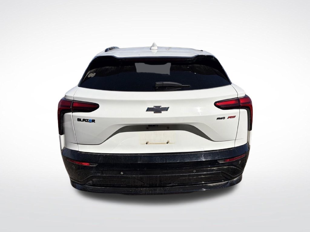 Used 2024 Summit White Chevrolet RS image 6
