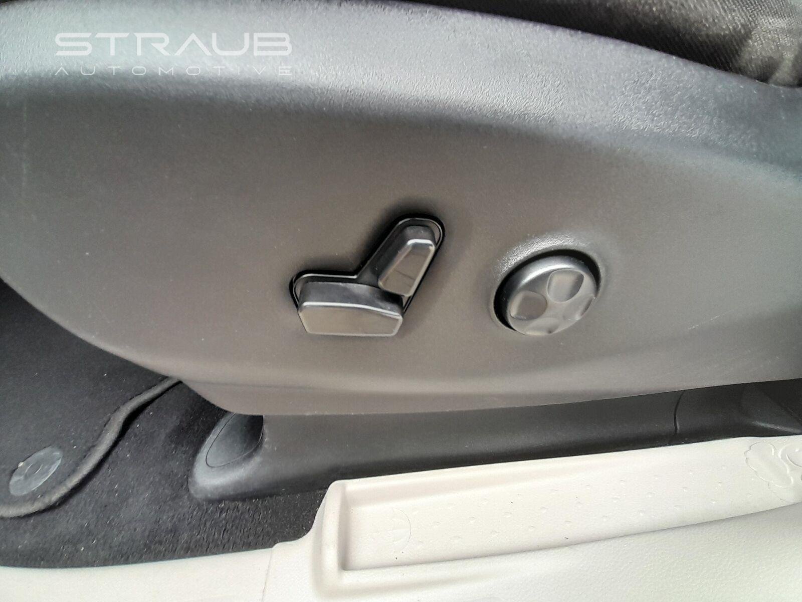 Used 2023 Bright White Clearcoat Chrysler LX image 35