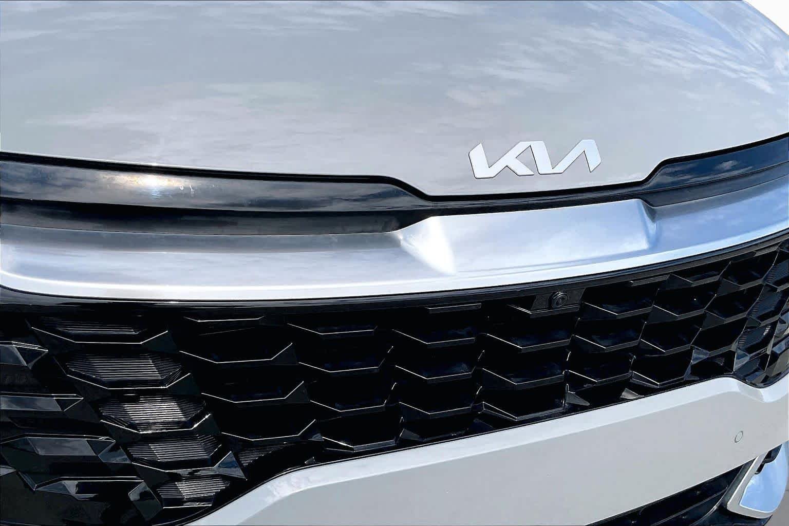 Used 2023 Wolf Gray Kia SX-Prestige image 30