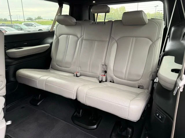 Used 2025 White Jeep Series III image 21