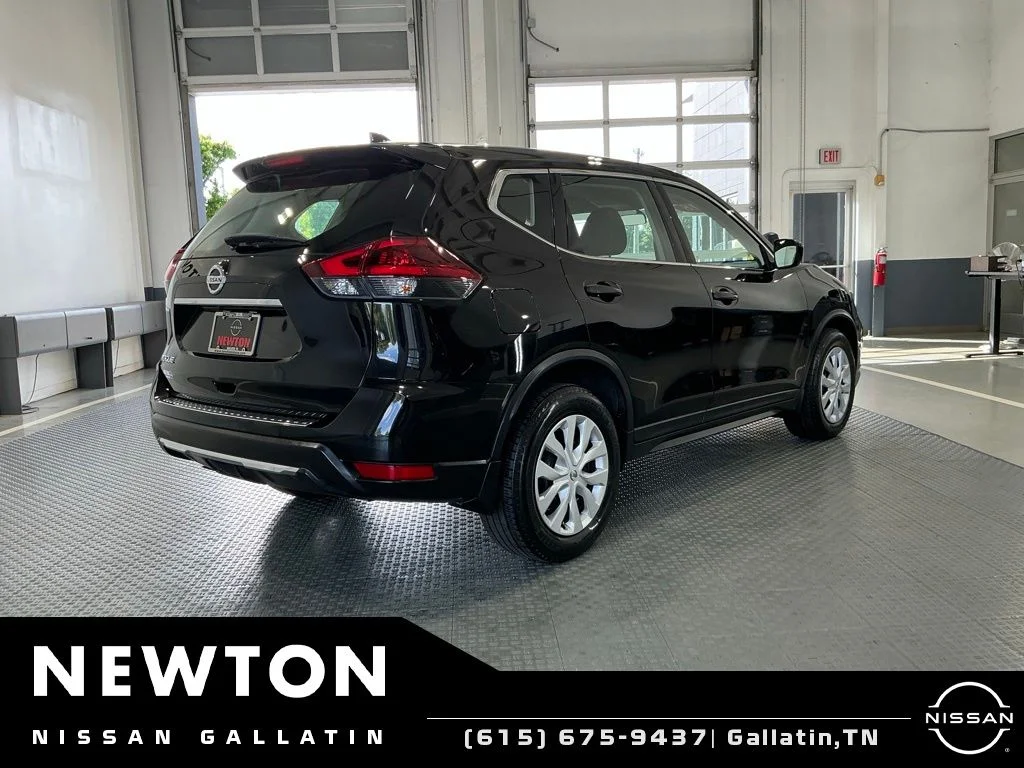 Used 2018 Magnetic Black Nissan S image 19