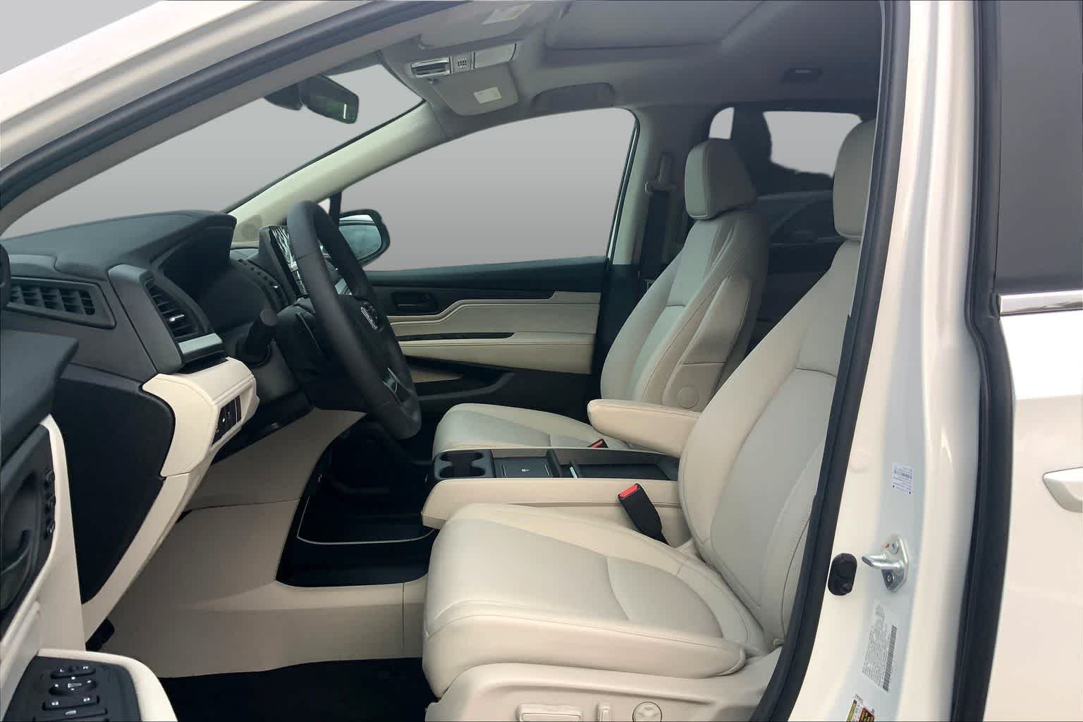 New 2026 Platinum White Pearl Honda EX-L image 9