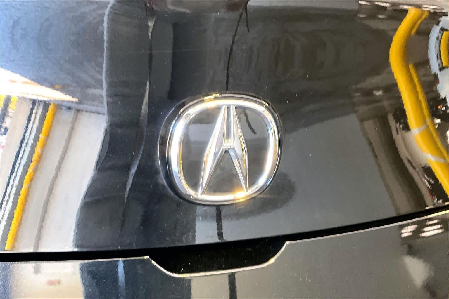 Used 2024 Majestic Black Pearl Acura  image 33