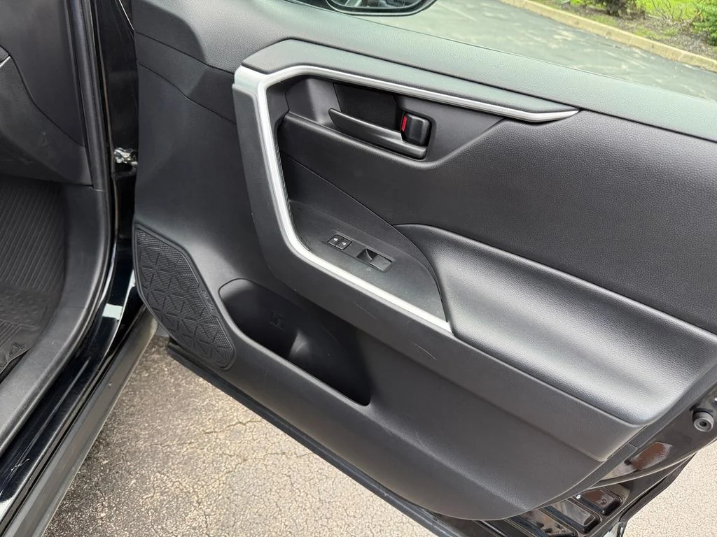 Used 2021 Midnight Black Metallic Toyota LE image 21