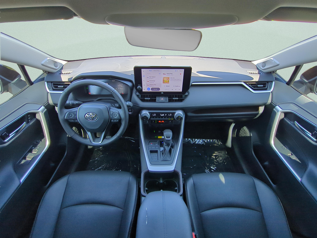 Used 2023  Toyota Limited image 12