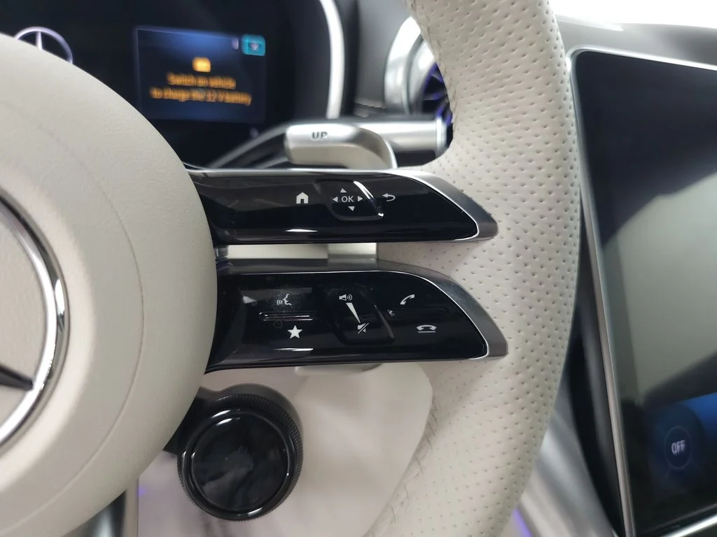 Certified Used 2025 MANUFAKTUR Cirrus Silver MAGNO Mercedes-Benz SL 63 AMG® image 14