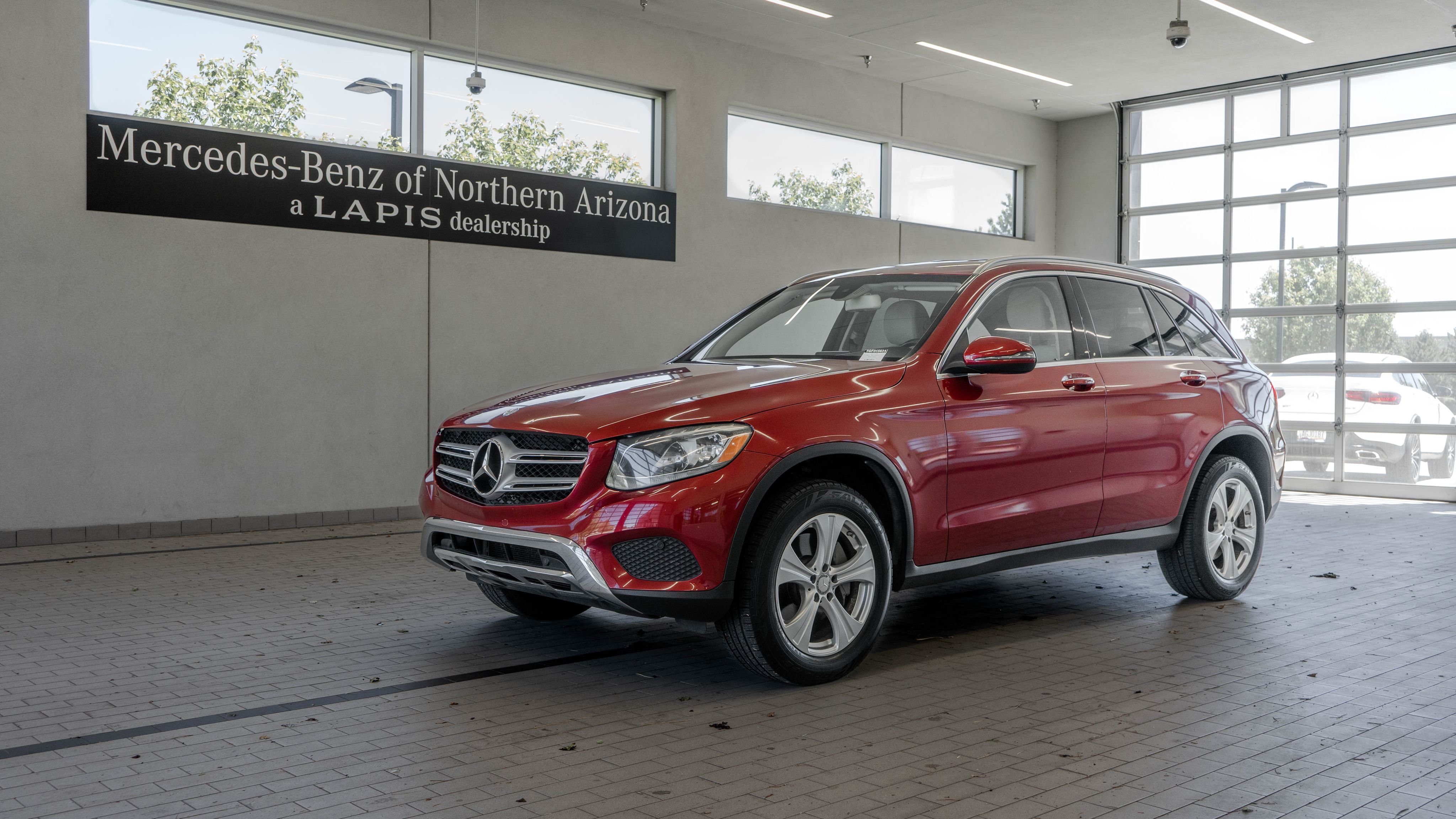 Used 2016 Red Mercedes-Benz GLC 300 image 3