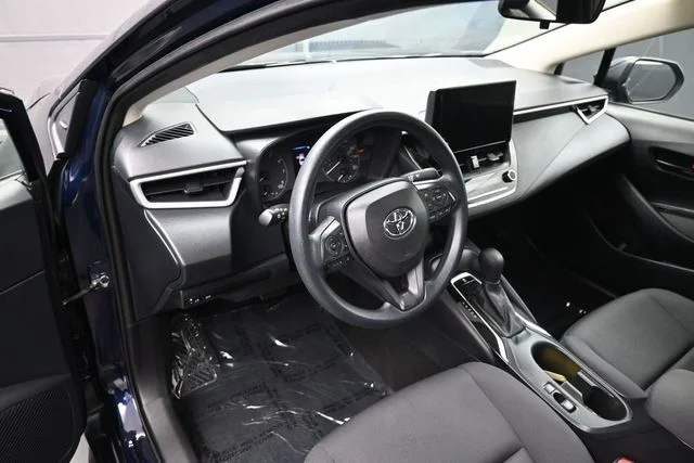 2025 Toyota Corolla LE - Photo 17