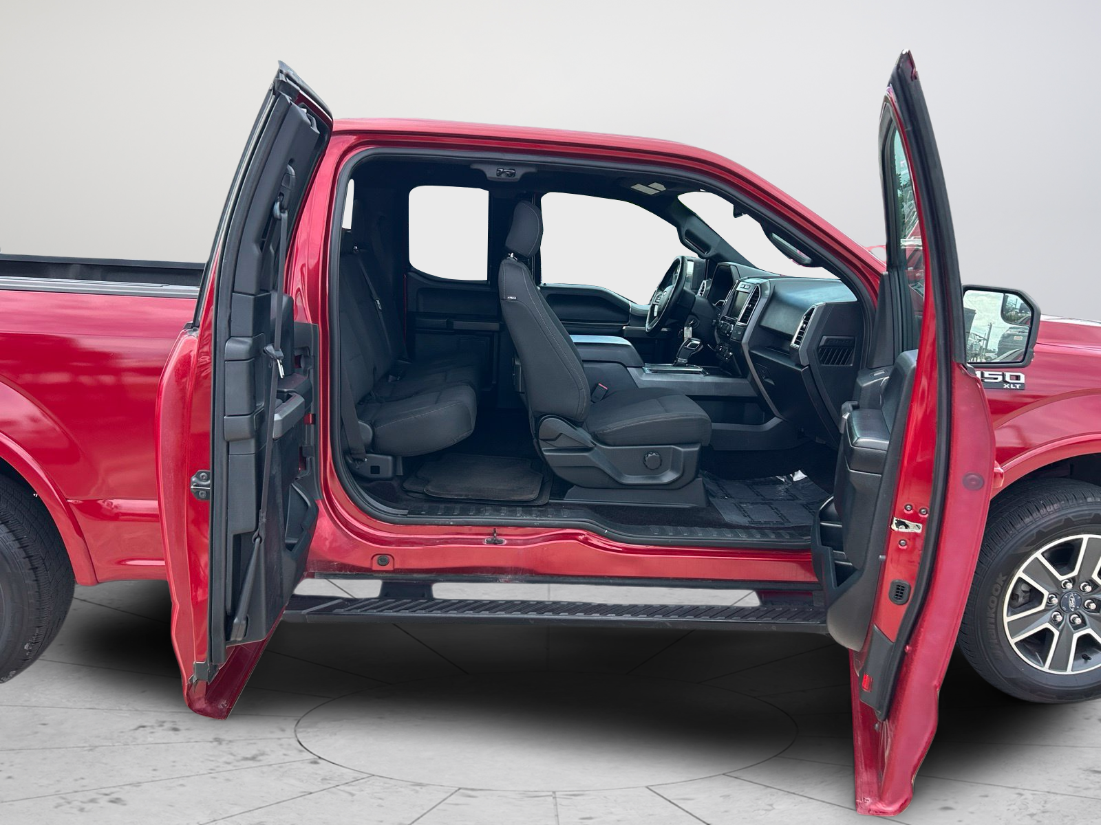 Used 2015 Red Ford XLT image 25