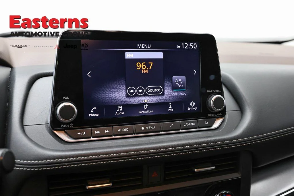 Used 2023 Gray Nissan SV image 18