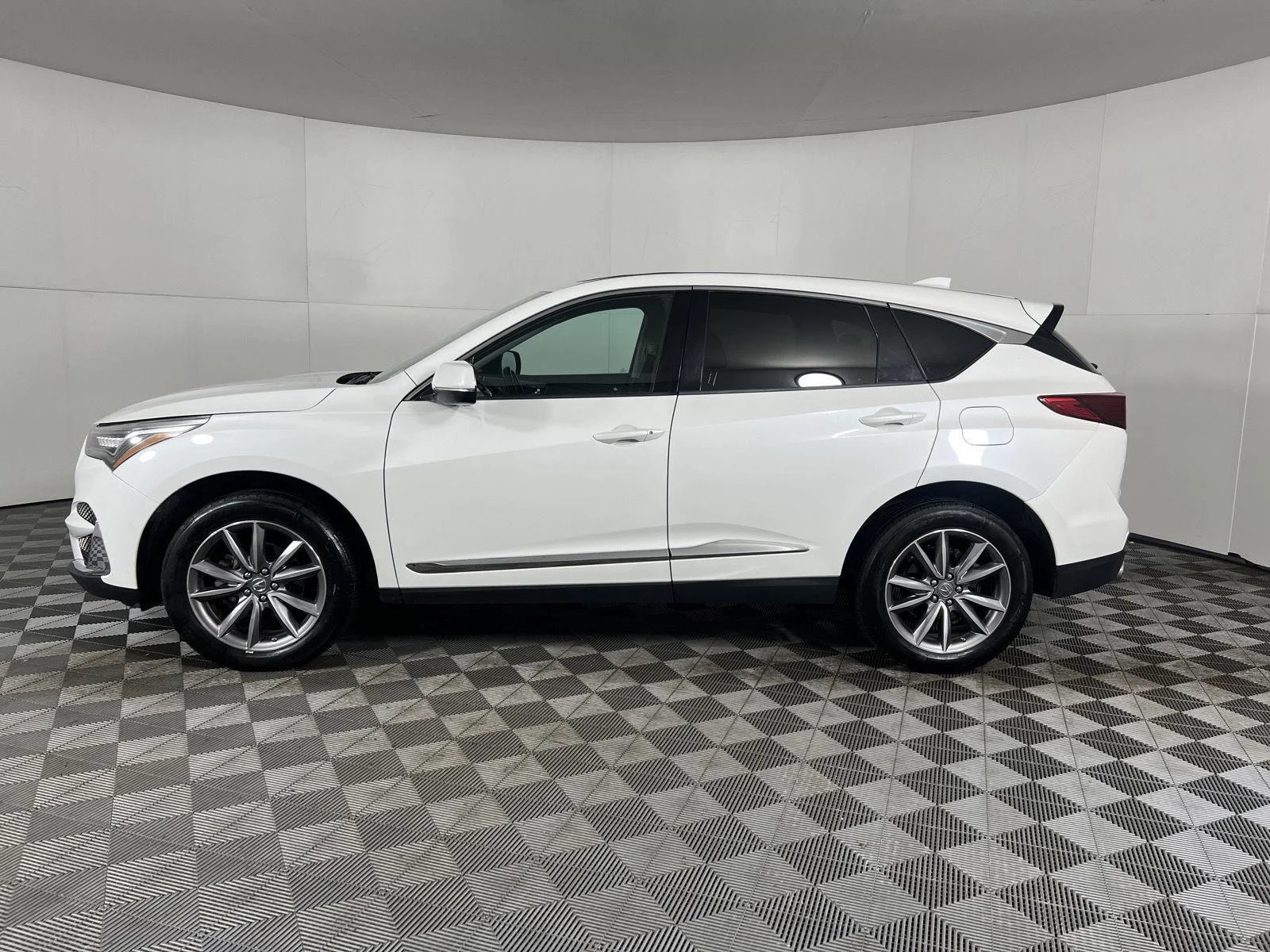 Used 2020 Platinum White Pearl Acura SH-AWD w/Tech image 5