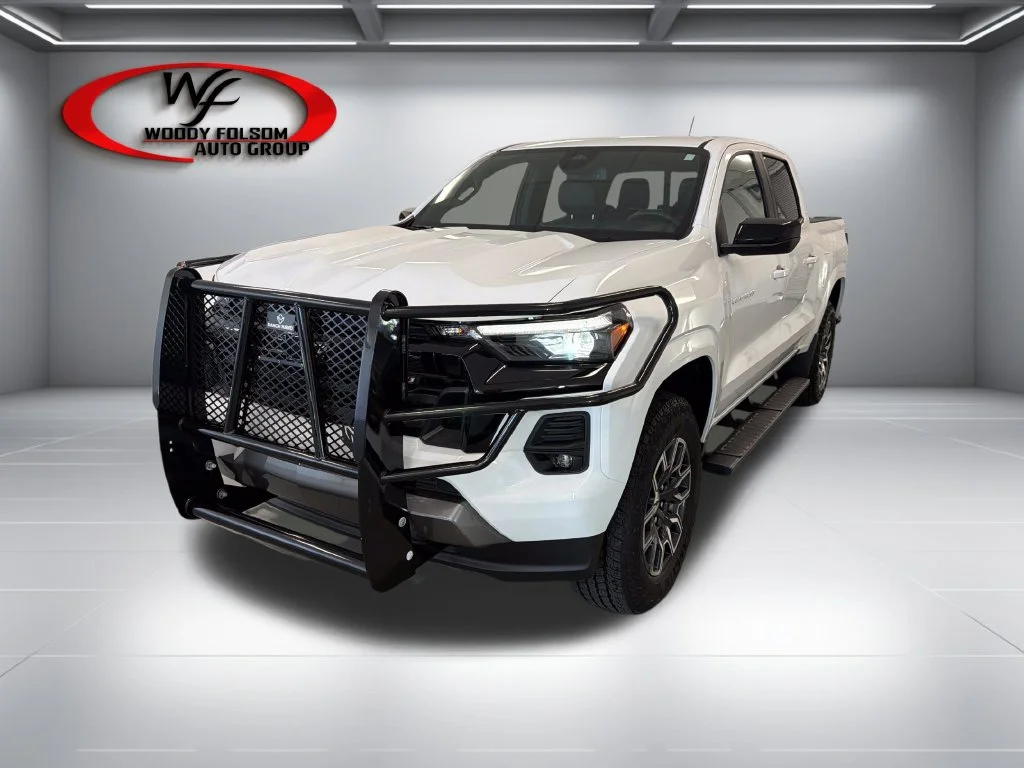 Used 2026 White Chevrolet Z71 image 3