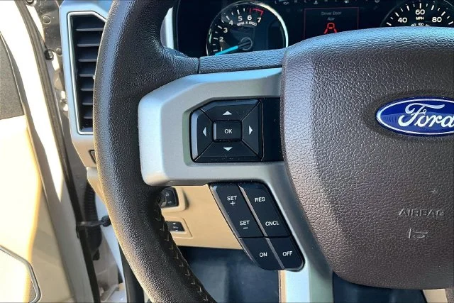 Used 2019 White Ford Lariat image 16