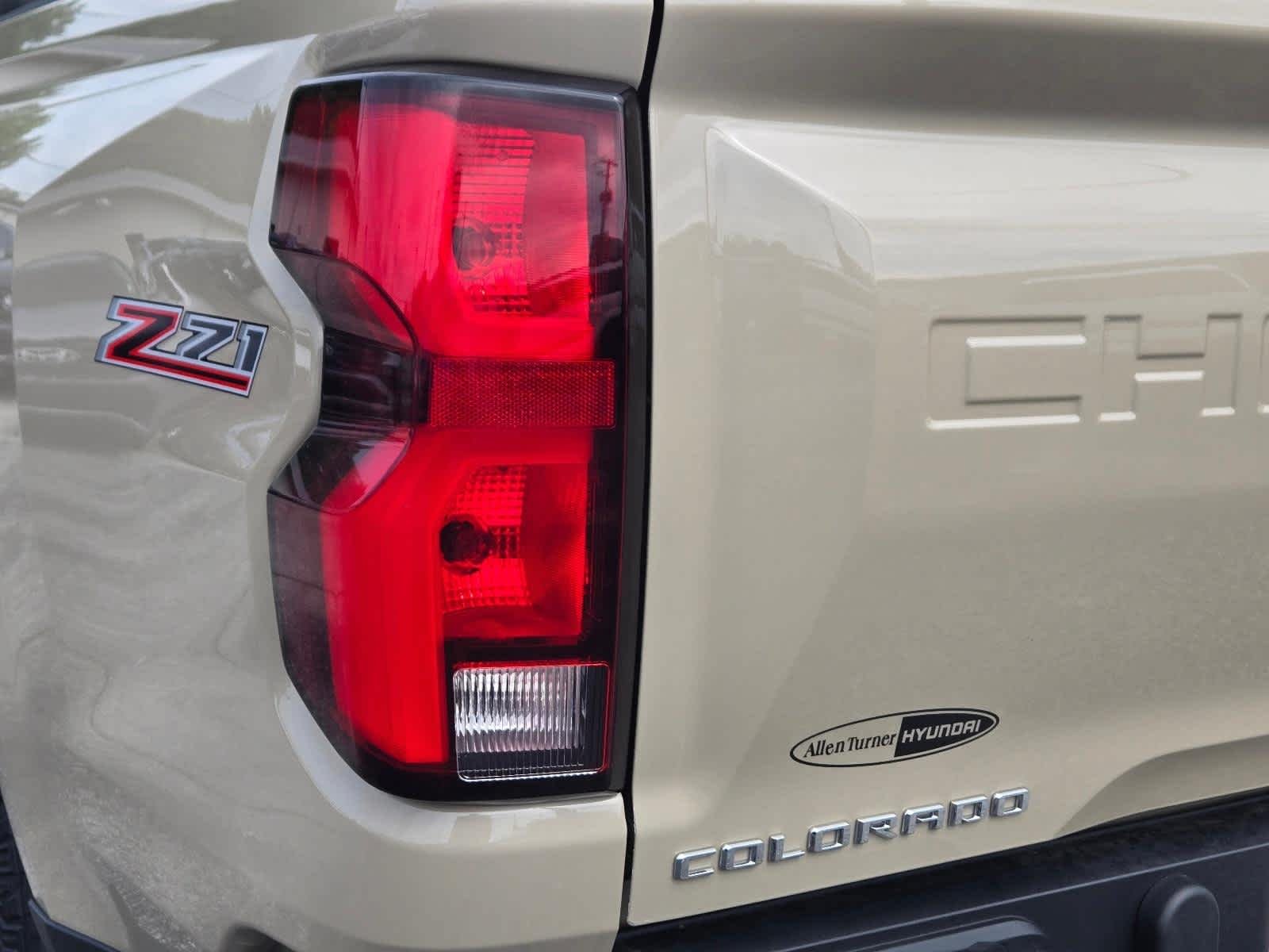 2023 Chevrolet Colorado Z71 - Photo 9