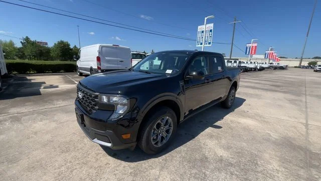 New 2026 Shadow Black Ford XLT image 5