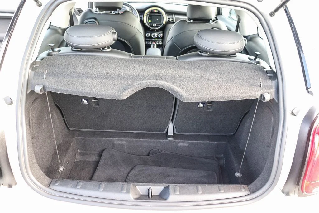 Used 2021 White MINI Classic image 27