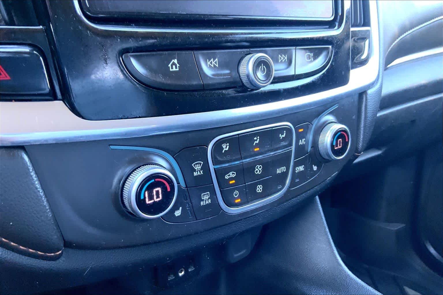 Used 2018 Mosaic Black Metallic Chevrolet LT Cloth image 34