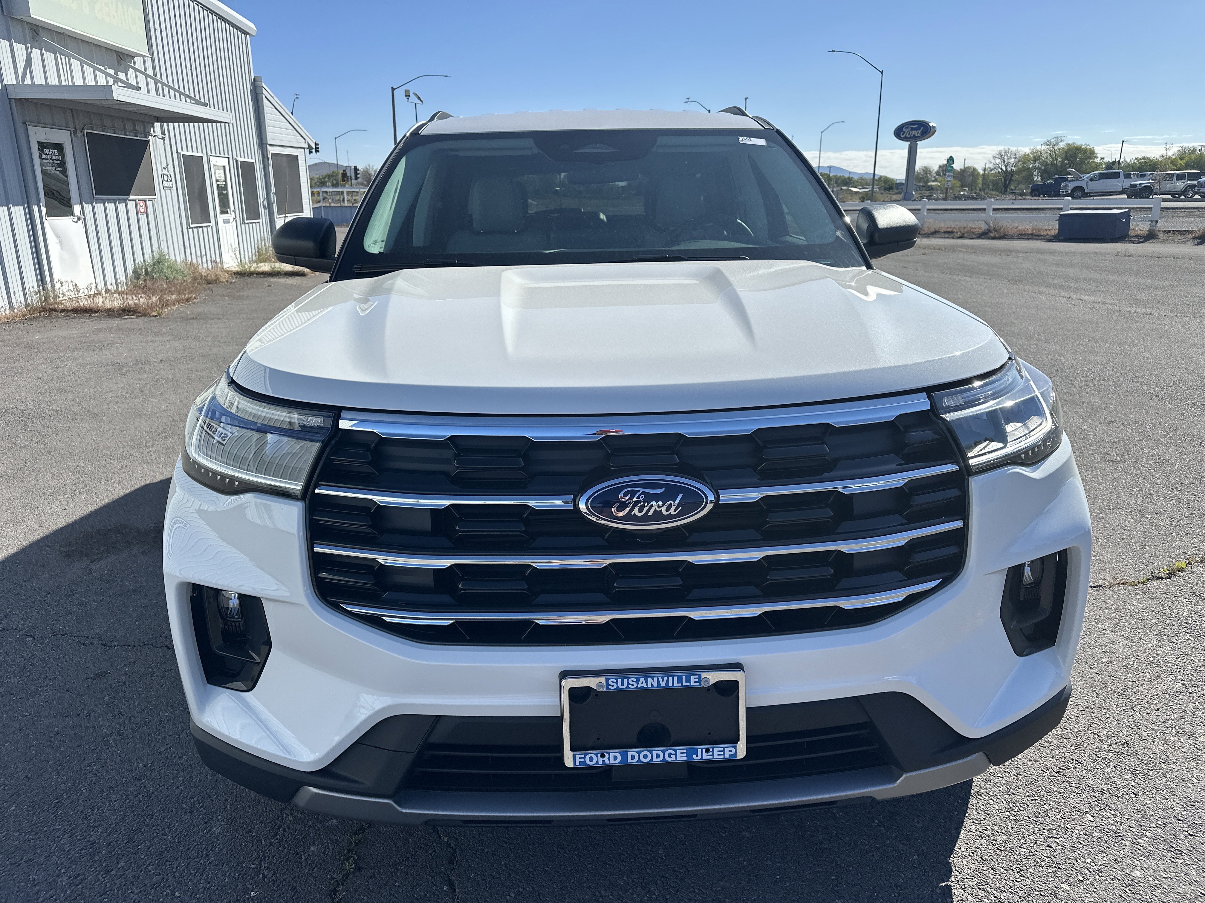 New 2026 Star White Metallic Tri-Coat Ford Active image 8
