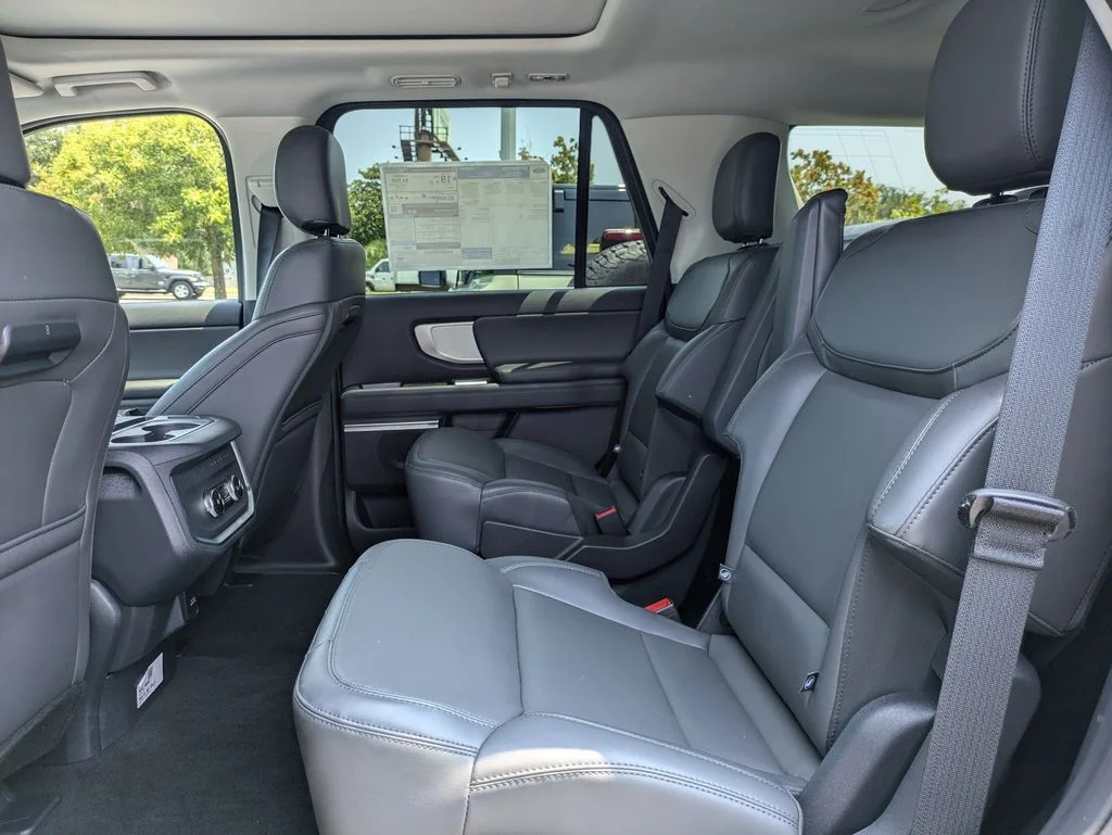 New 2026 Oxford White Ford Active image 15
