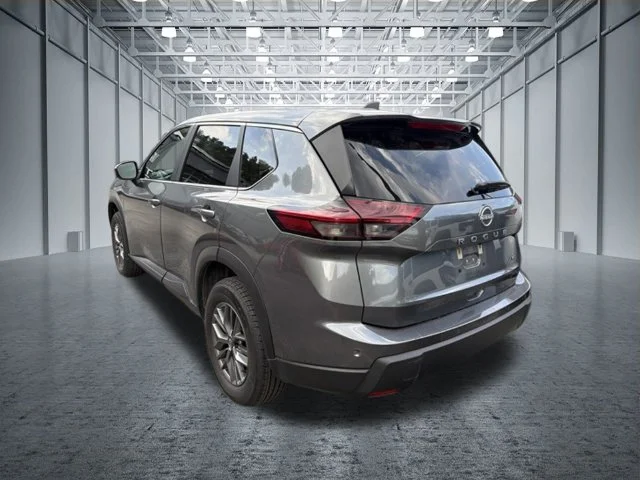 Used 2026 Gray Nissan SV image 4