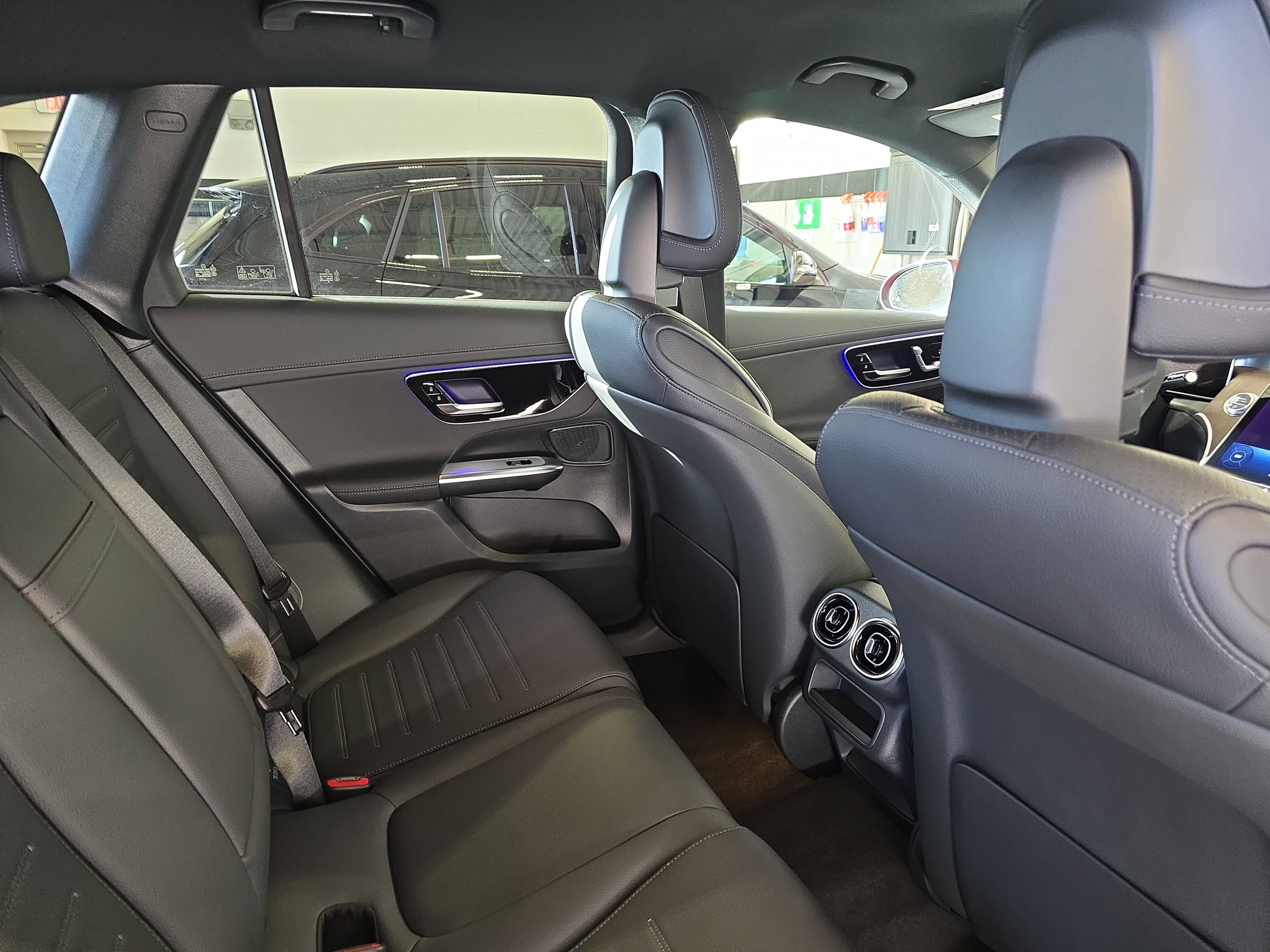 New 2026 MANUFAKTUR Patagonia Red Metallic Mercedes-Benz GLC300 image 11