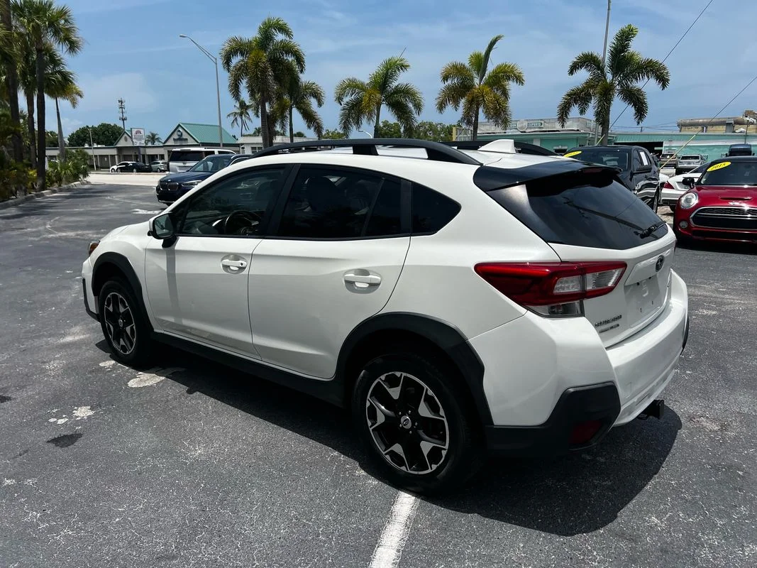 Used 2018  Subaru 2.0i Premium image 4