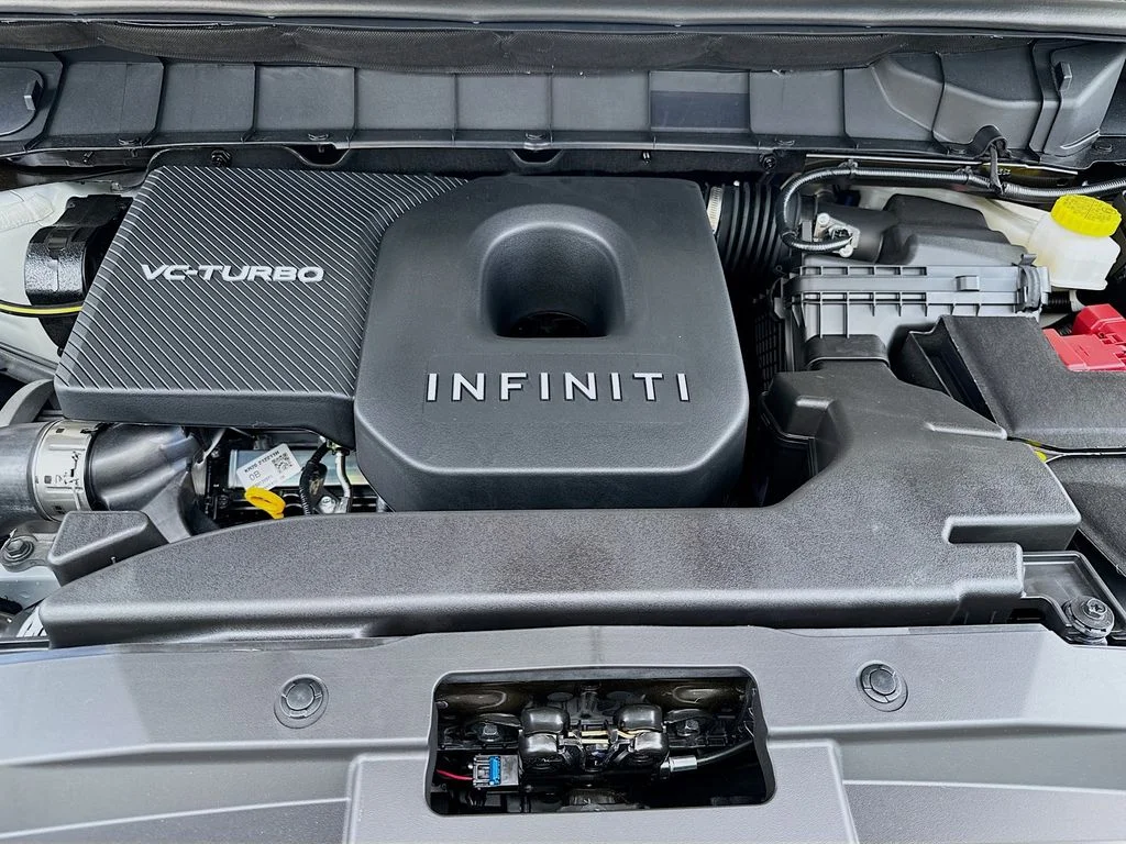 New 2027 RADIANT WHITE INFINITI Luxe FWD image 33