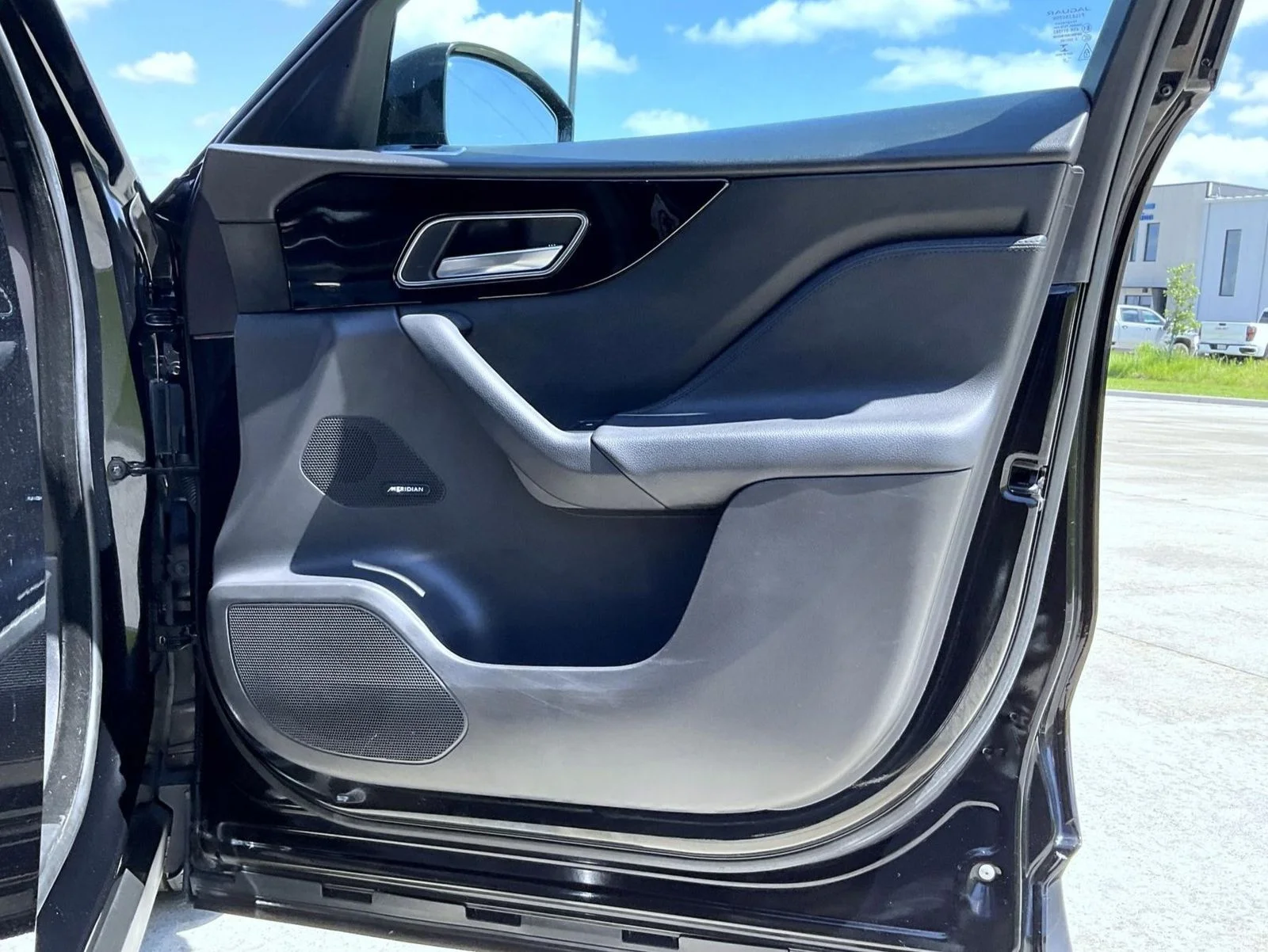 Used 2018 Black Jaguar 20d Premium image 17