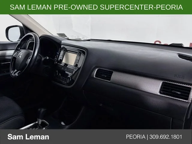 Used 2016  Mitsubishi  image 26