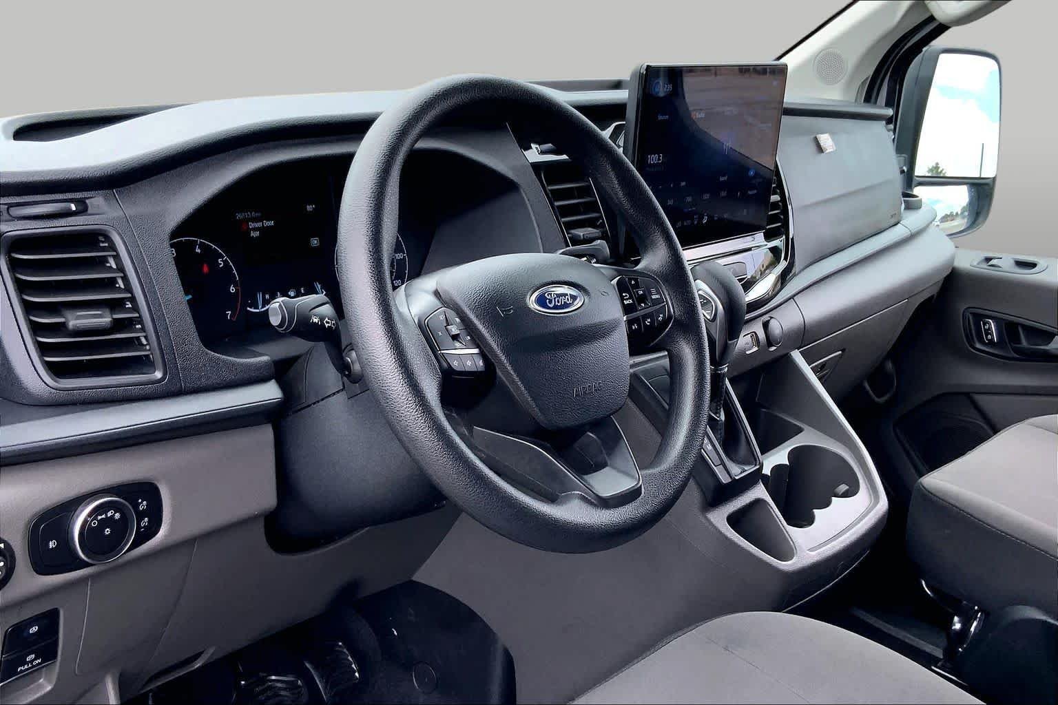 Used 2025 Oxford White Ford XLT image 17