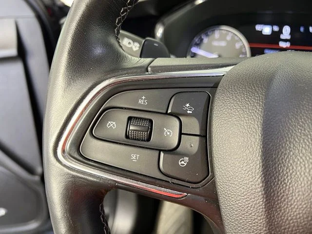 Used 2022 Black Buick Essence image 28