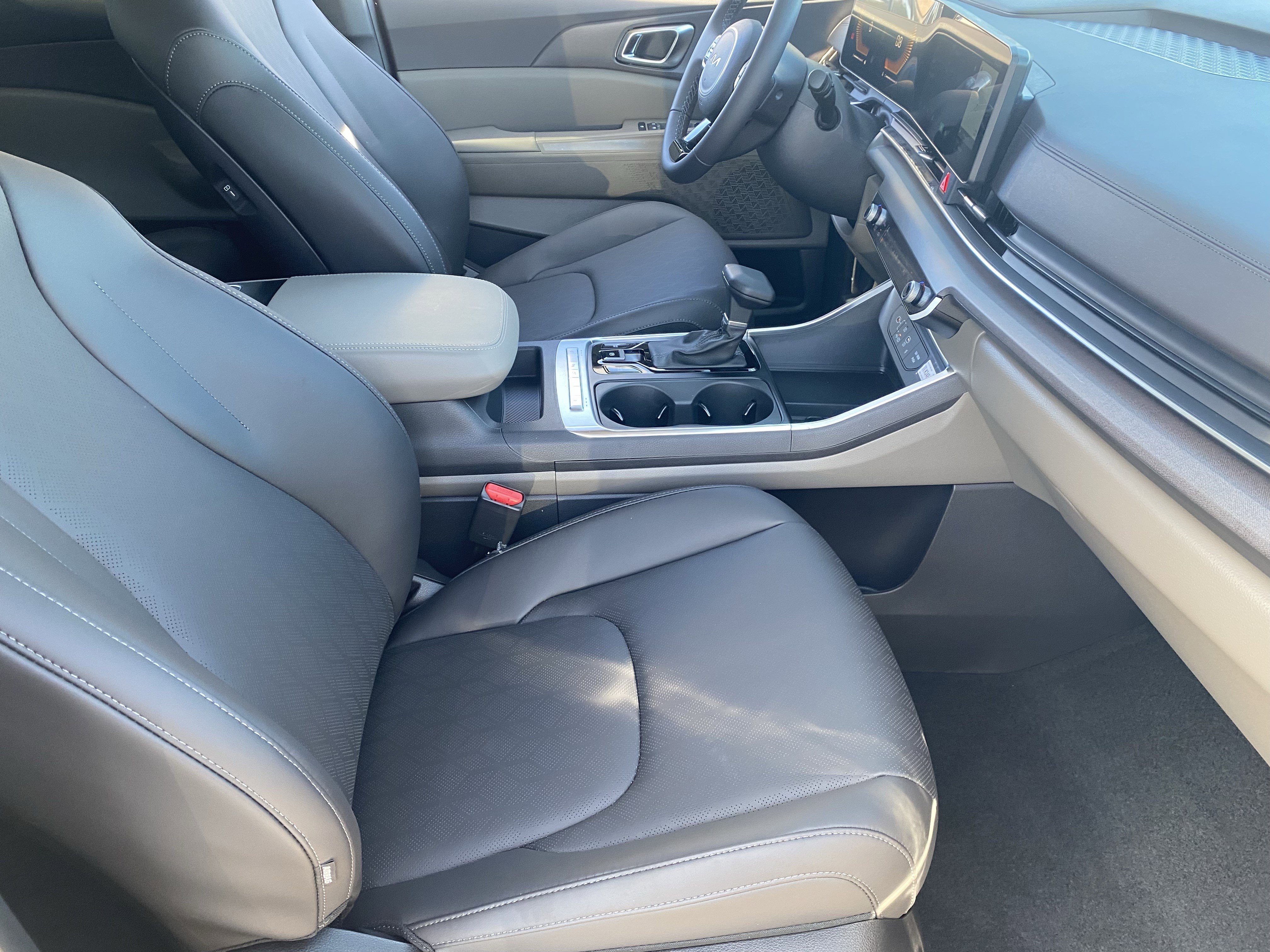New 2026 Deep Chroma Blue Kia EX image 9