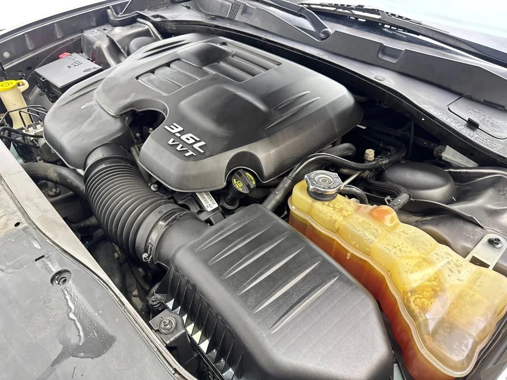 Used 2018 Gray Dodge SXT image 74