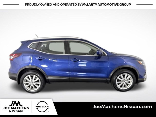 Used 2022 Blue Nissan SV image 6