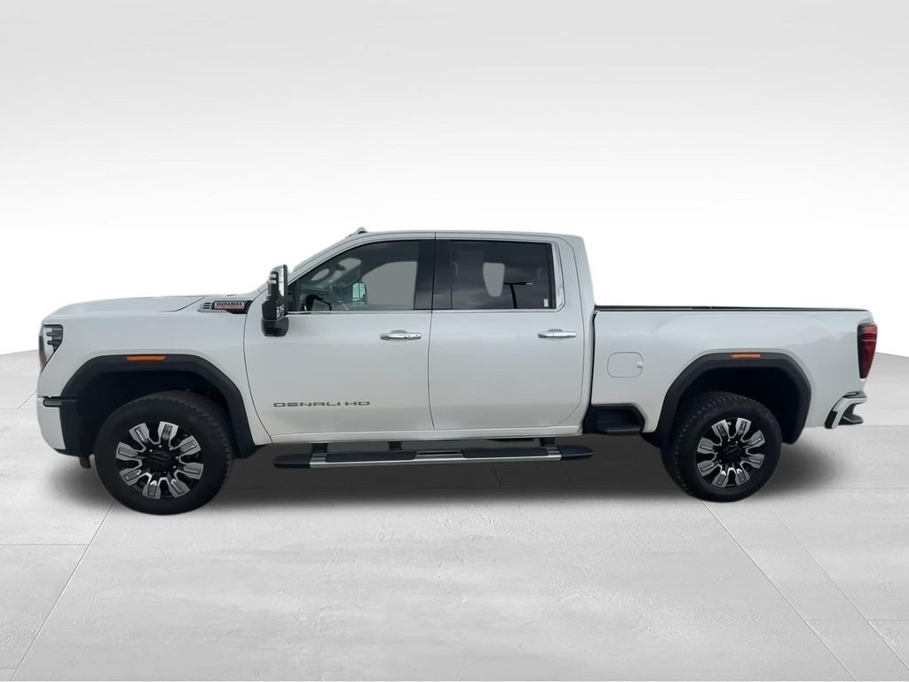 Used 2024 White GMC Denali image 5