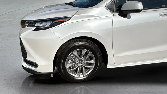 Used 2023 Beige Toyota XLE image 34