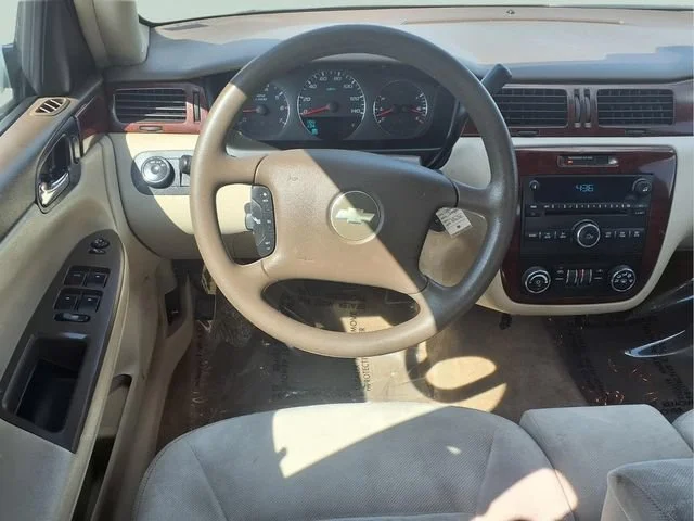 Used 2007 White Chevrolet 3.5L LT image 4