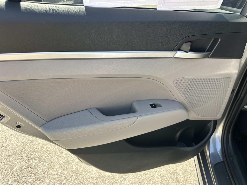 Used 2019 Gray Hyundai SEL image 17